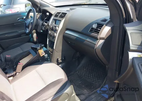 2014 Ford Police Interceptor z USA, uszkodzony, nr VIN 1FM5K8AR6EGA38631